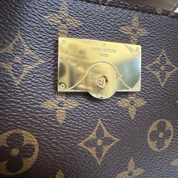 100% Authentic “Cluny Mini” Louis VuittonMonogram Satchel. Excellent Condition - Picture 7 of 14